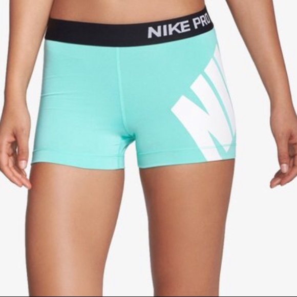 Nike Pants - Nike pro short